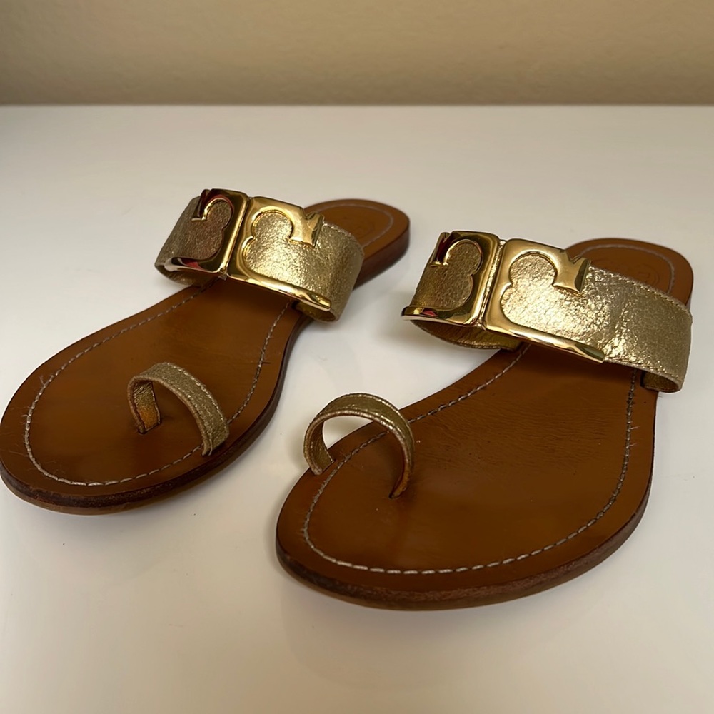 Tory Burch gold leather sandals Size 7,5